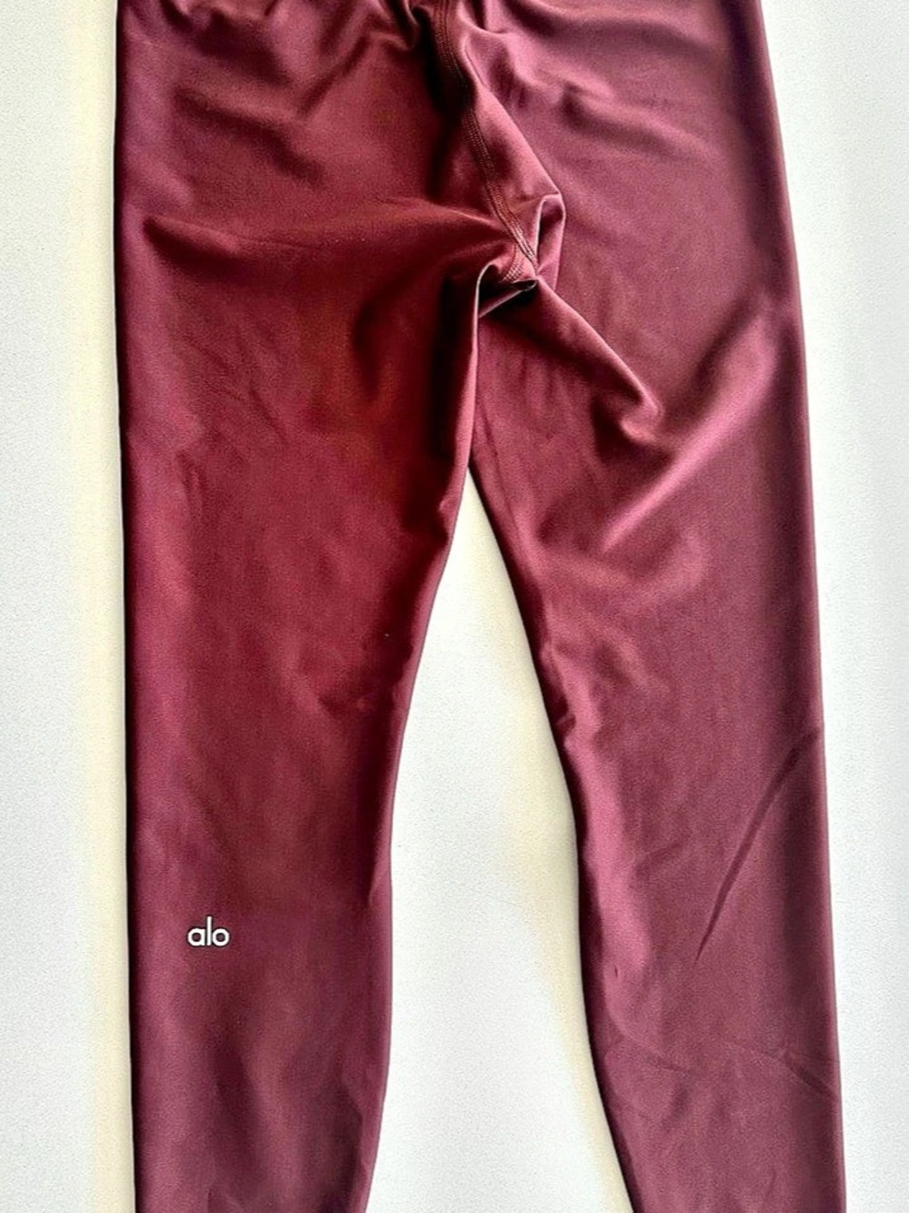 alo RN#87370 Airlift Leggings - Burgundy- Size Medium - Like New